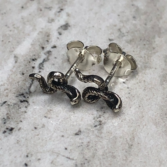 925 Sterling Silver Cobra Snake Earrings - Picture 7 of 16